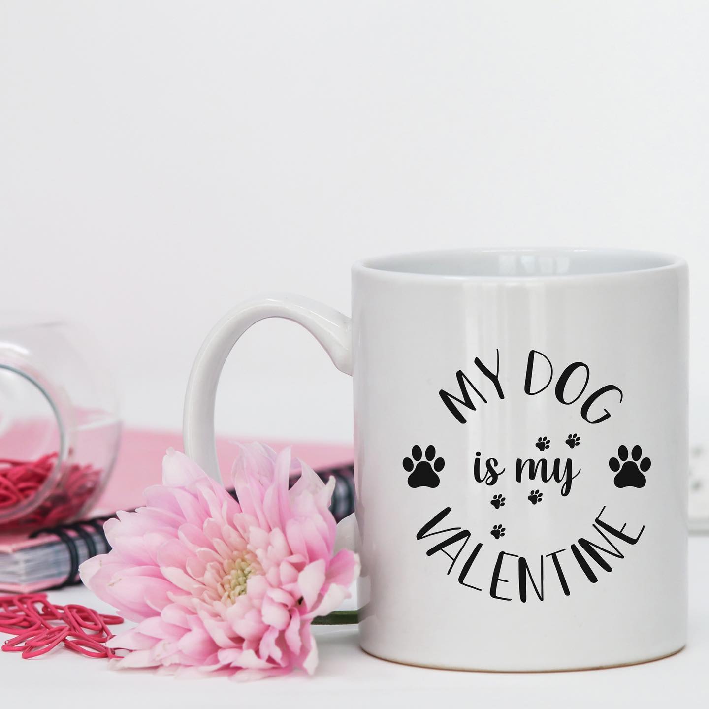 If you want to make a dog parent happy this Valentines, get them a gift from the dog 😍🥰❤️
