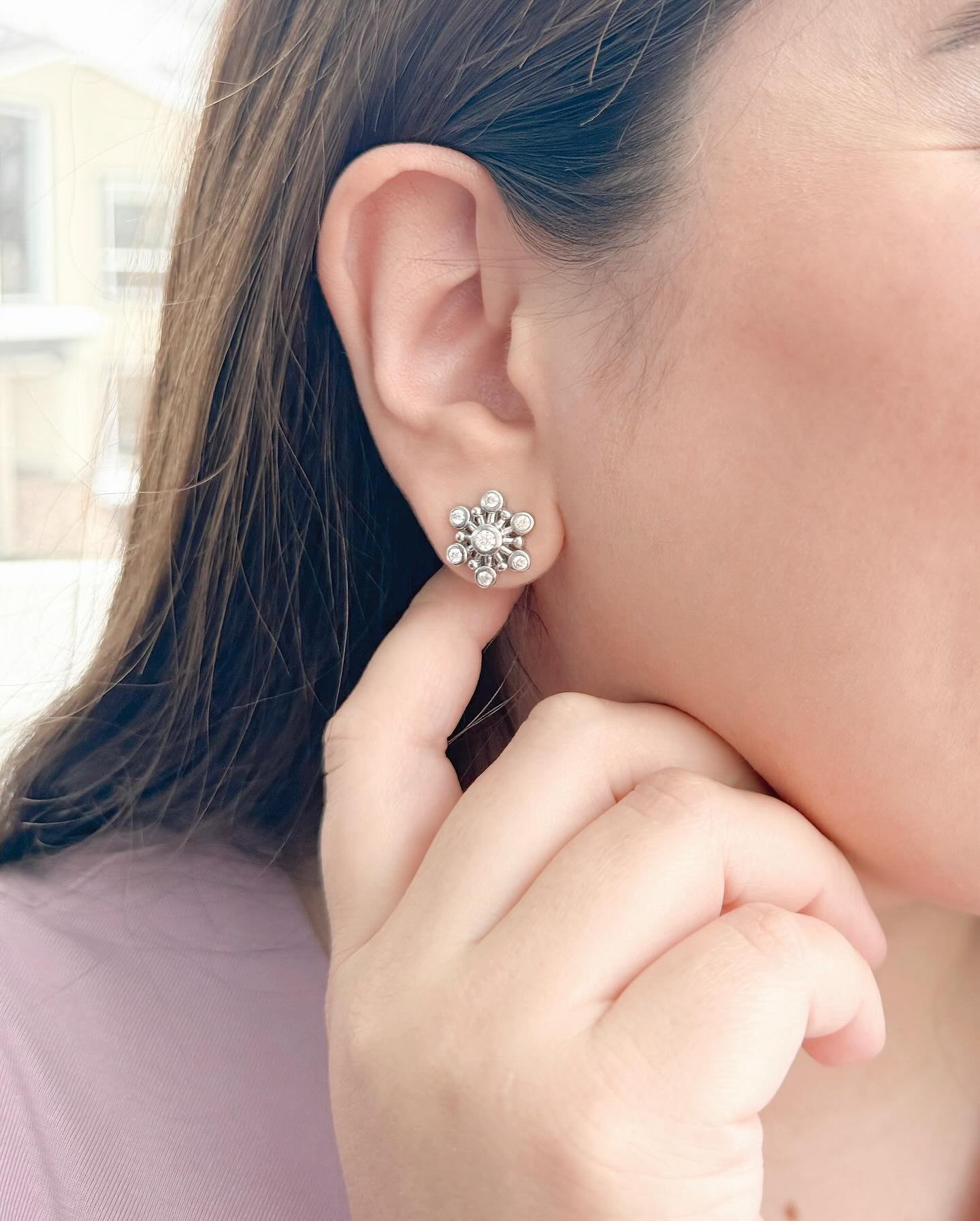 Iâ€™m obsessed con mis nuevos aretes con forma de copo de nieve de shoplctv â„ï¸ðŸ¤ðŸ¤© hermosos 