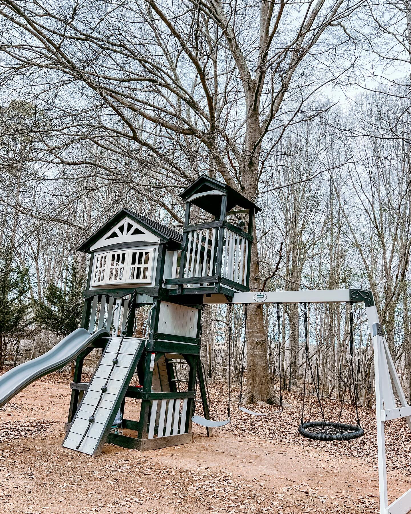 We are thrilled to introduce our latest addition: the WHISPERING POINT Swing Set from backyarddiscov
