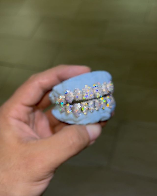 Microscope video on 2nd slide! Vs1 clarity diamonds hitting like other jewelers “flawless gang”! Sto