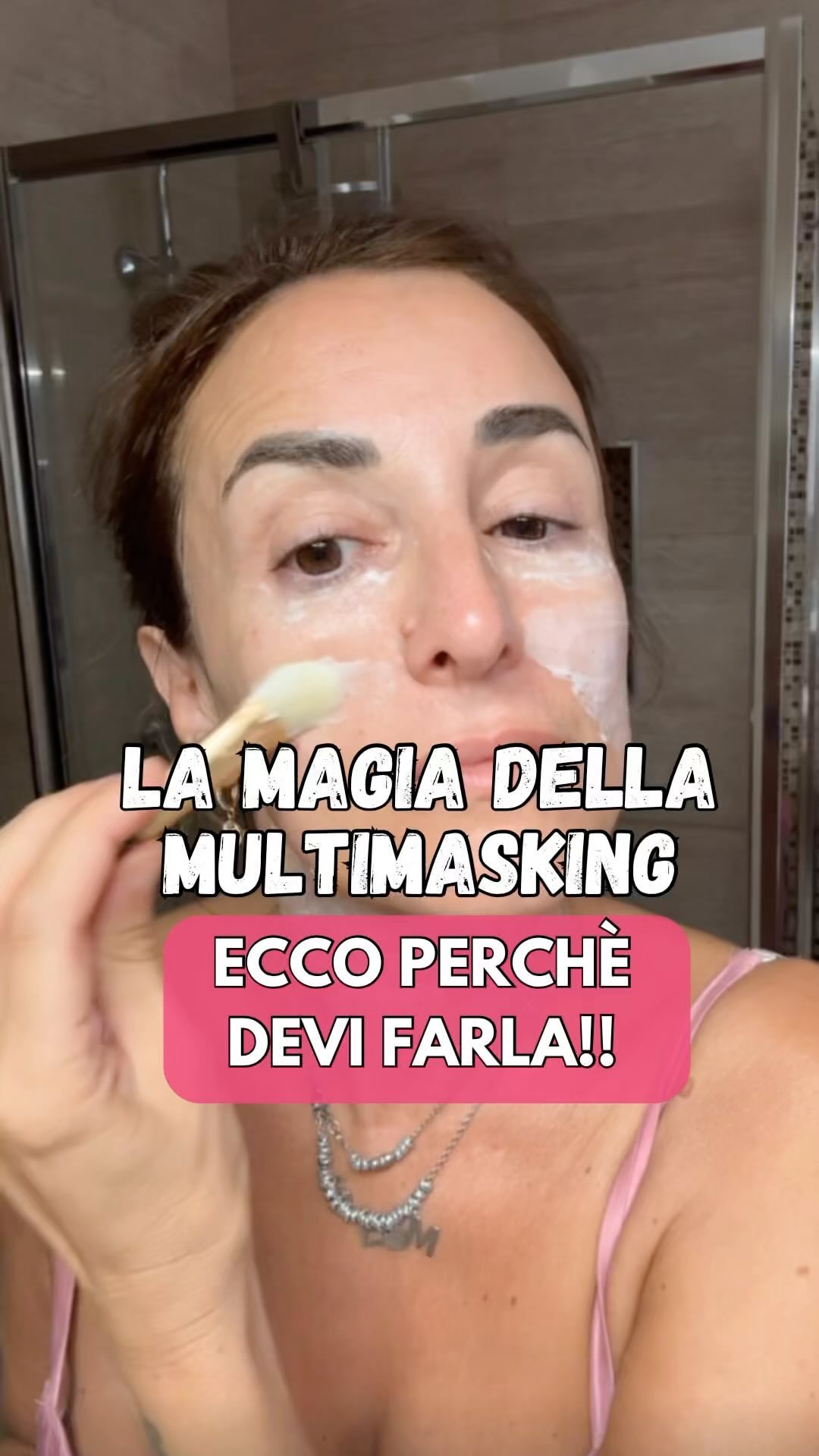 ‼️MASCHERE VISO? NO: MULTIMASKING! 
.
Il multimasking è la tecnica perfetta per un viso equilibrato 