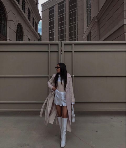 We're loving the way @alison_jae styled our trench from the #minimalistcollection ðŸ‚ðŸ¤ how cute 