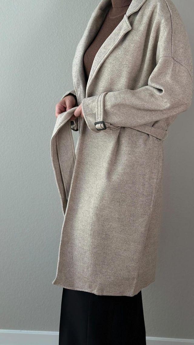 The Ava ☁️

A midi trench to make minimum look + feel MAXIMUM. 

Launch details coming 9/13 - make s