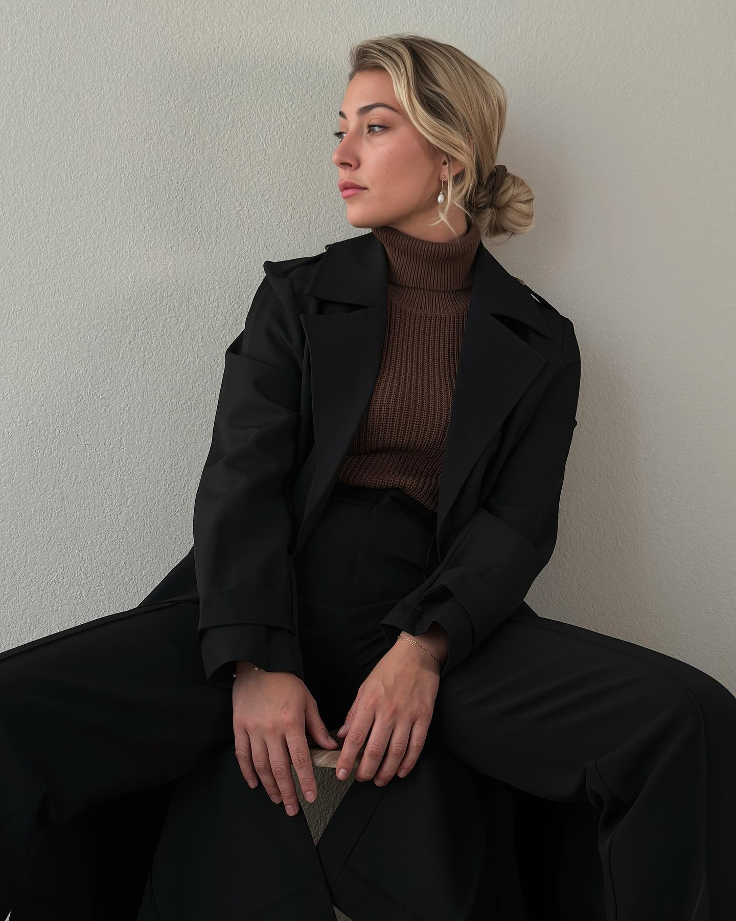 Quiet Luxury 🤎🍂

For this look we wanted to create a darker allure with tones that bring warmth bu