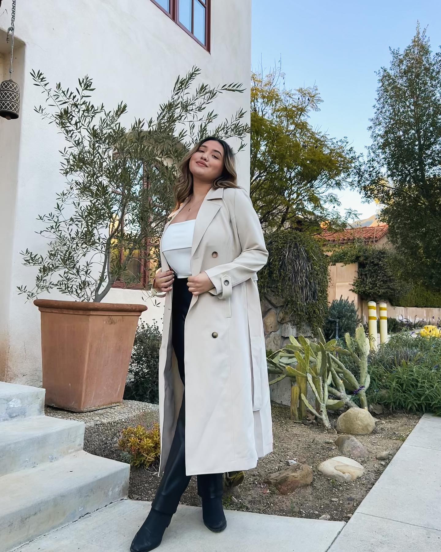 In my trench coat era ðŸ¤Ž

#hiddengems #fashionla #ojaicalifornia #wineandcheese #chicoutfits #natu