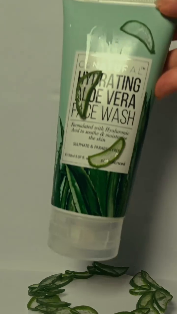 Read Caption âœ¨
Hey there girls as you know I have already used two gel cleansers from conatural so