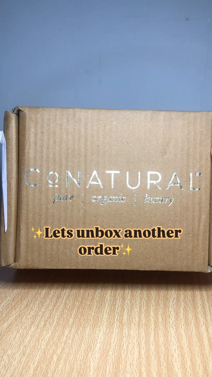 So i ordered two items from conatural one was hyaluronic serum and lip balm. 

1) lip balm 
The lip 