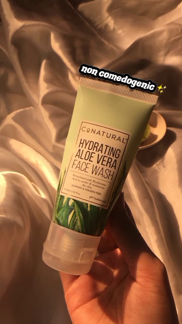 Gentle & Hydrating Gel Based Cleanser
.
.
conatural hydrating AloeVera face wash 🍃
.
Ingredients fr