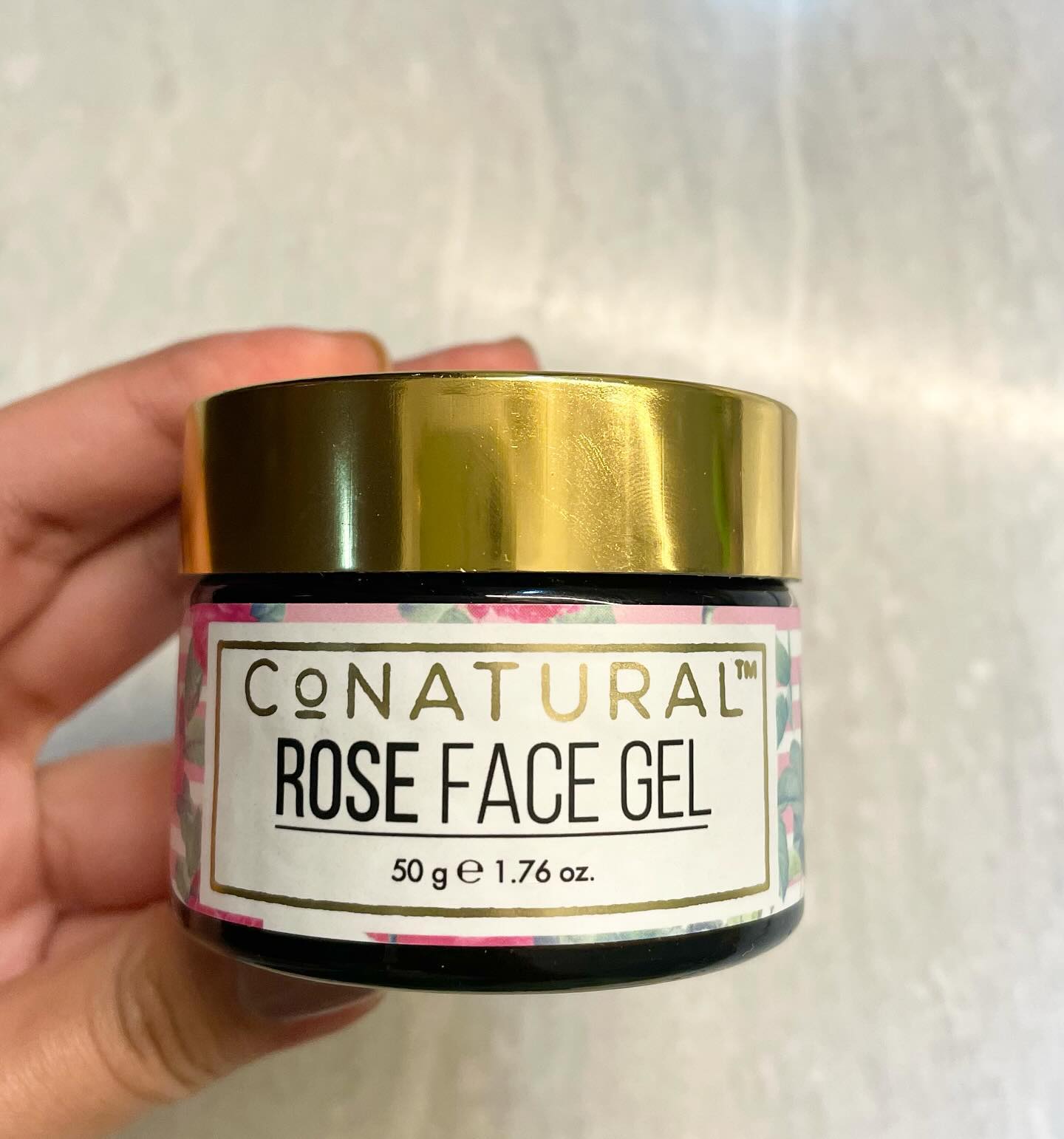 conatural (Review) Testing from months.
? Use as primer before foundation.
? Use as skincare product