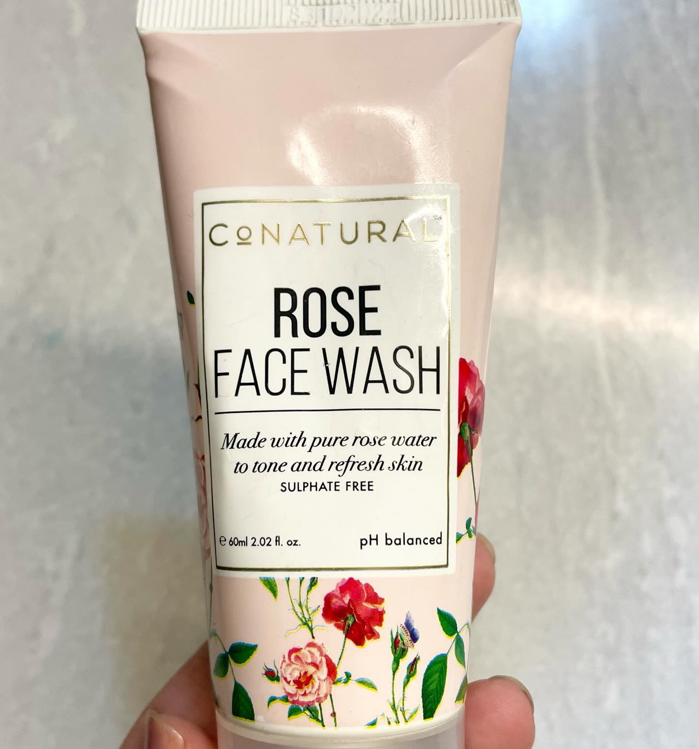 conatural (Review) Testing from months.
? Use as primer before foundation.
? Use as skincare product