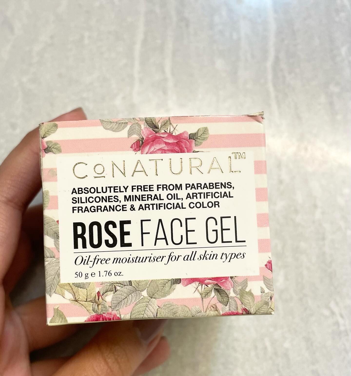 conatural (Review) Testing from months.
? Use as primer before foundation.
? Use as skincare product