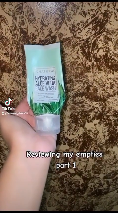 conatural Hydrating Aloevera Facewash.

#foryou #explore #explorepage #skincare #reelsinstagram #con