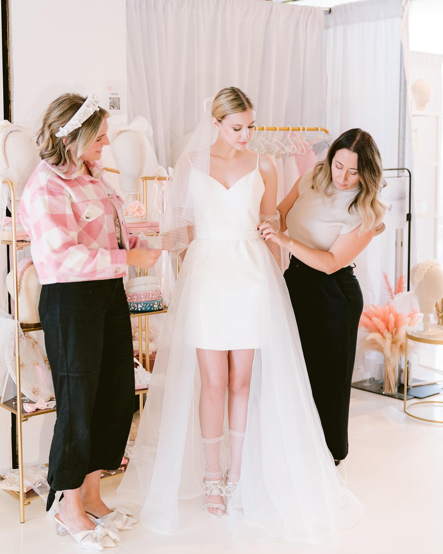 What a dream last week was! ??
Here are some images of a few moments at horizonbridal NY Bridal Mark