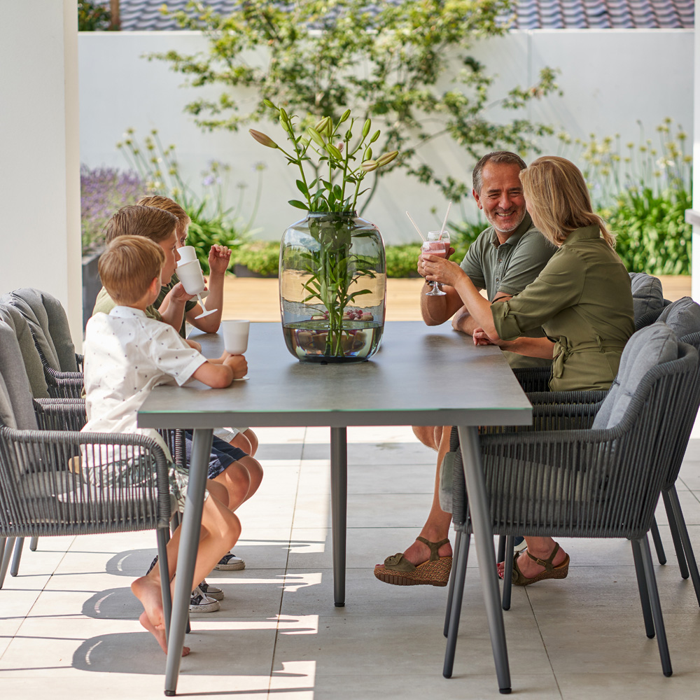 Hier straalt de Santika Tendenza tuinstoel☀☀ Deze tuinstoel is volledig weerbestendig en gemaakt van