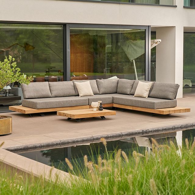 SUPERIOR | Bekijk deze nieuwe platform loungeset van Santika! Bij deze exclusieve lounge worden vers