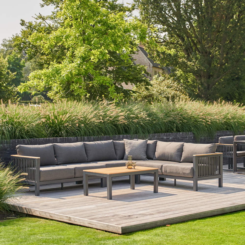 SANTIKA SHADOW | Deze prachtige tuinmeubelserie  van Santika bestaat uit 3 verschillende materialen.