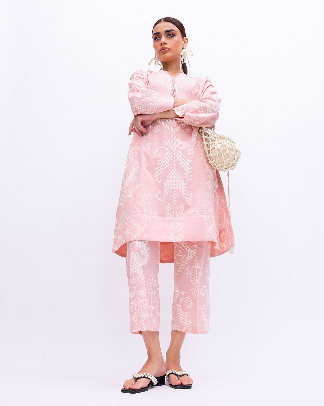 Fits that call for a bold attitude.

Khaadi Ready To Wear Collection.

(Khaadi, Wear Yourself, Ready