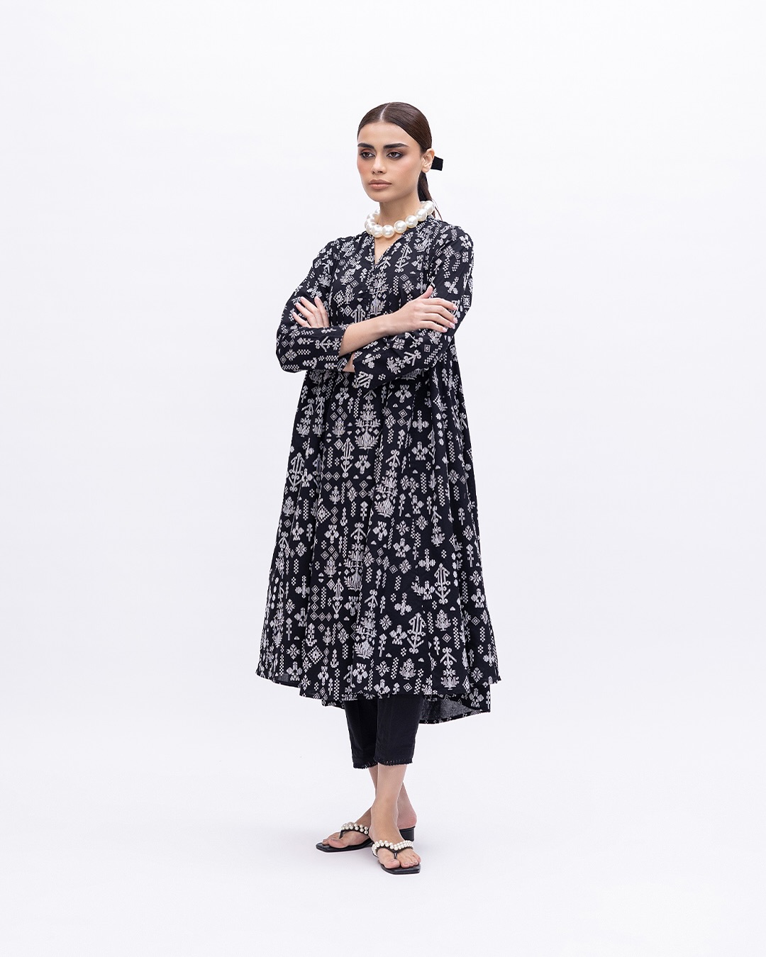 Fits that call for a bold attitude.

Khaadi Ready To Wear Collection.

(Khaadi, Wear Yourself, Ready