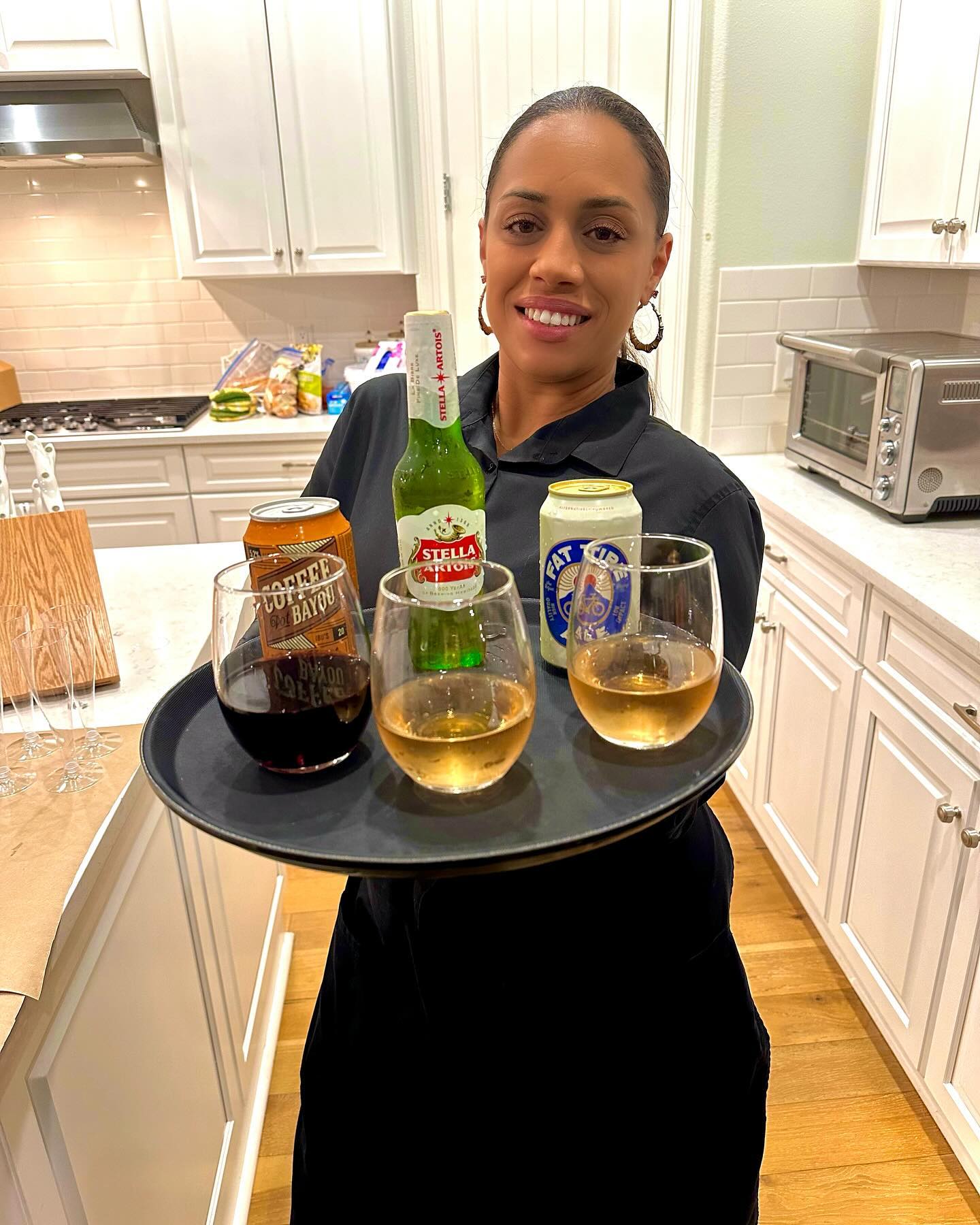 One of Official Event Services finest servers Amanda at our client’s rehearsal dinner💍🍾
.
.
.
#ser