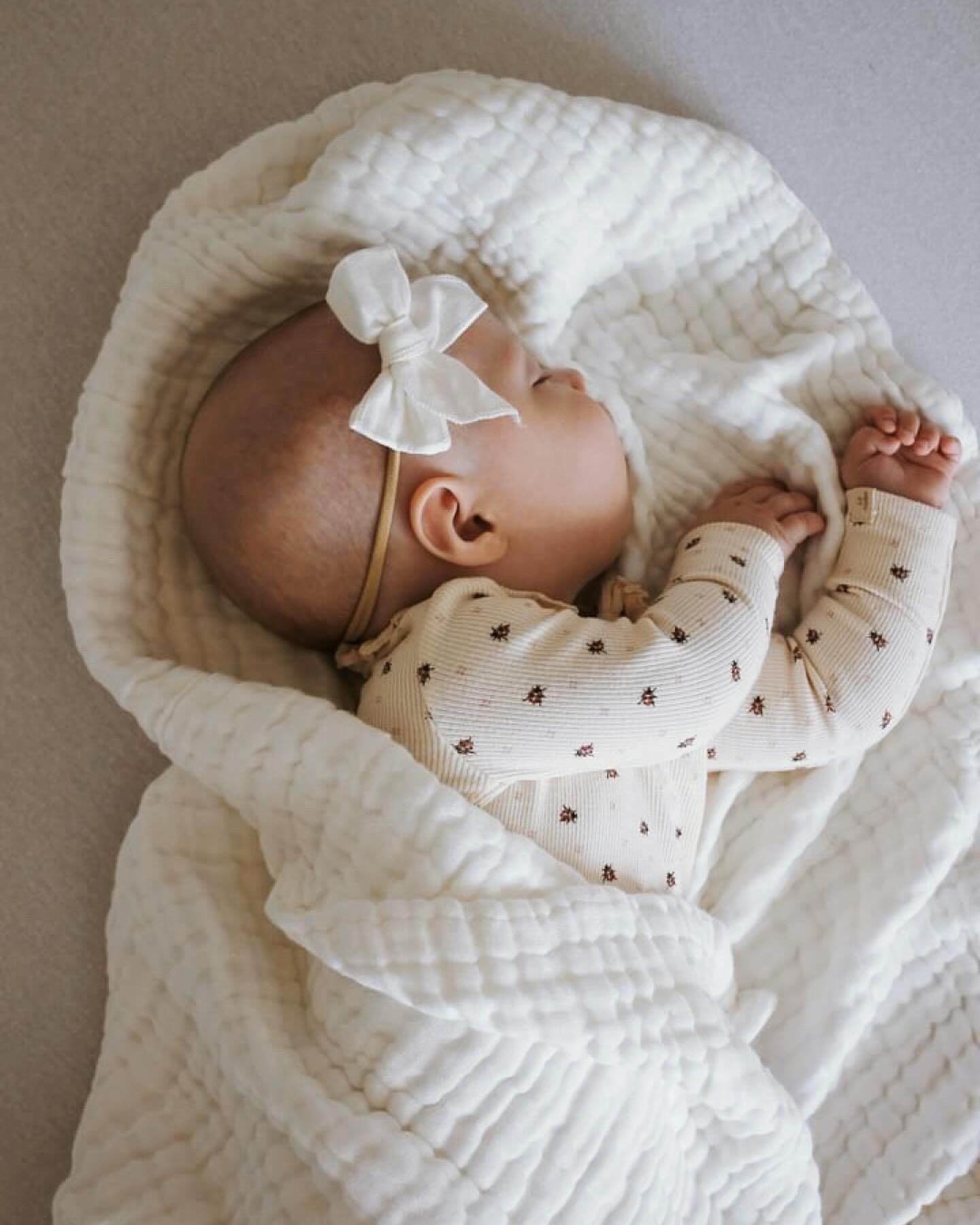 Only a few left! 🤍 Sale 🤍

Shop this lovely gauze blanket before it's gone. Marked down from 350 t