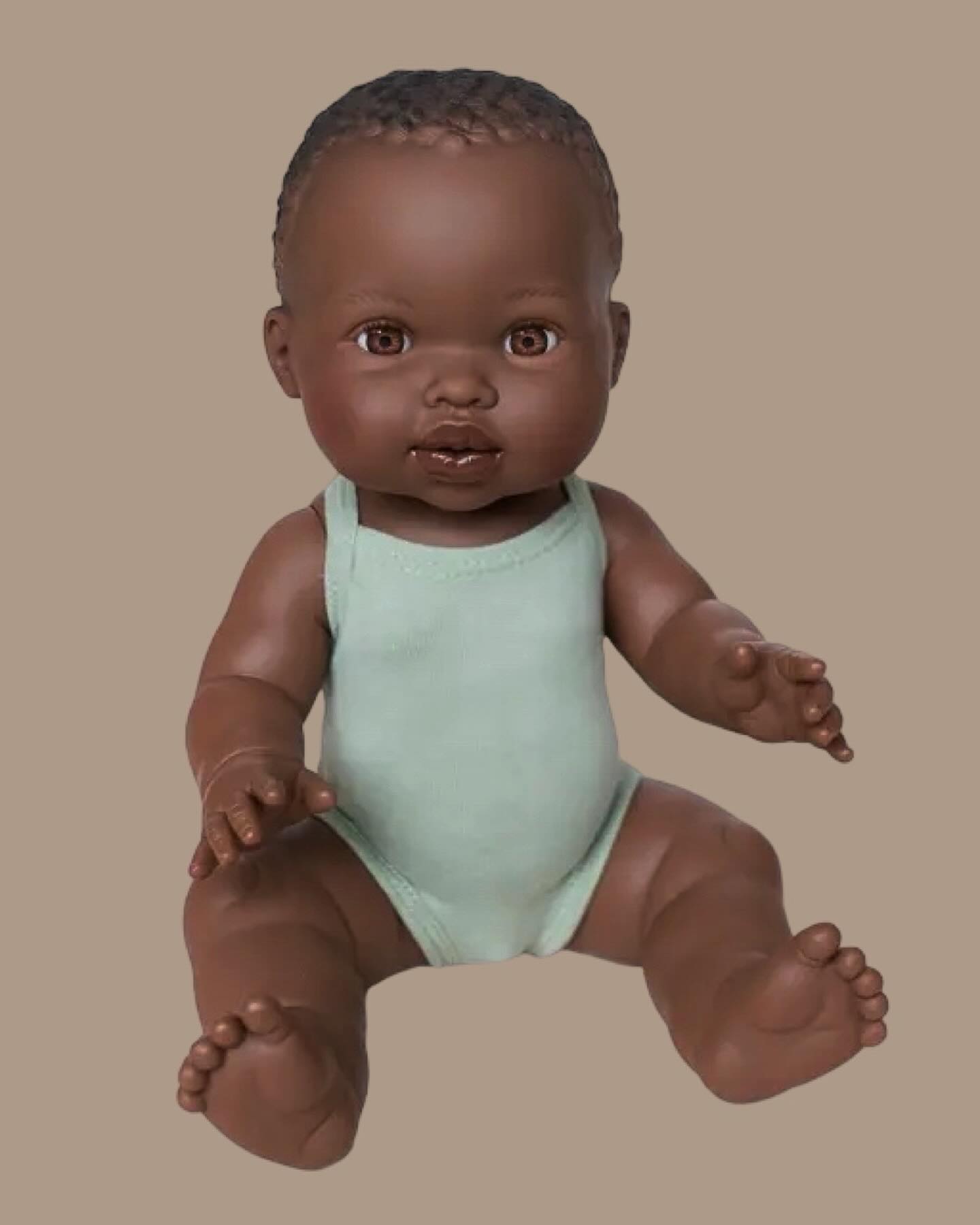 Meet Aya! 🤍 

This little cutie has just been added to our doll collection! 
.
.
.
.
.
.
#dolls #do