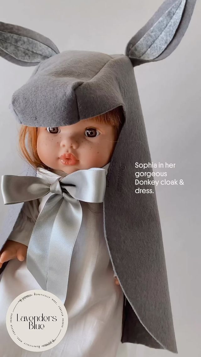 Great gift & unique piece to add to your little one's doll wardrobe. Website link in bio. ðŸ¤