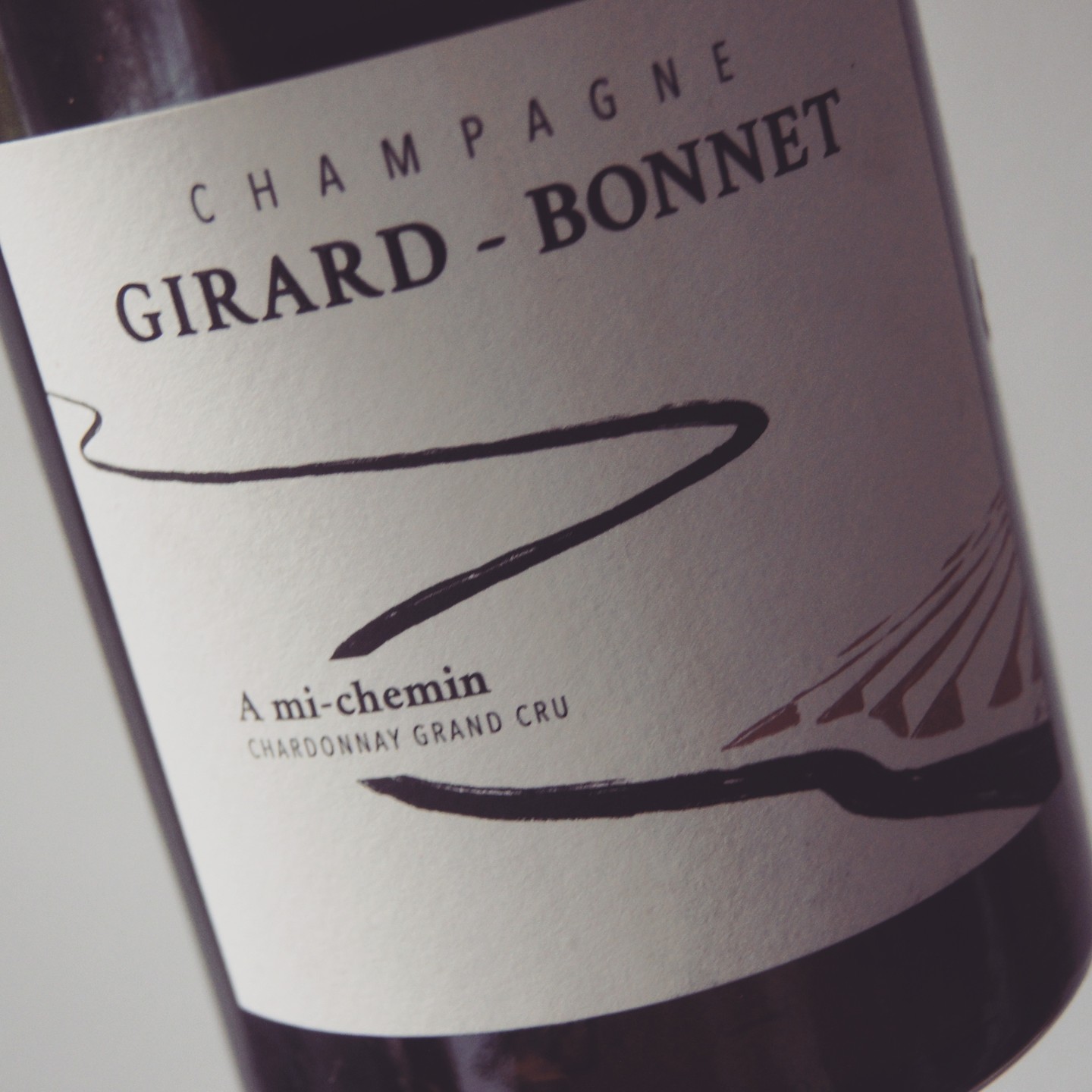 Introducing Girard-Bonnet's A mi-chemin Chardonnay Grand Cru (50% Le Mesnil sur Oger, 50% Oger). Thi
