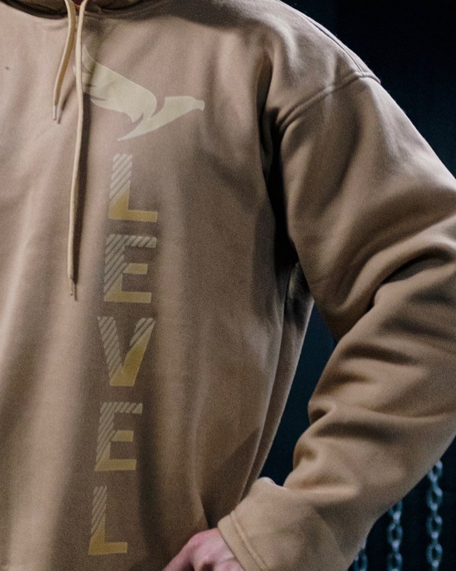 Tätä tarkoitan: REAL OVERSIZE!! 
Malli on 197cm ja päällä BigBoys Drop - OverSize Hoodie Beige on XX