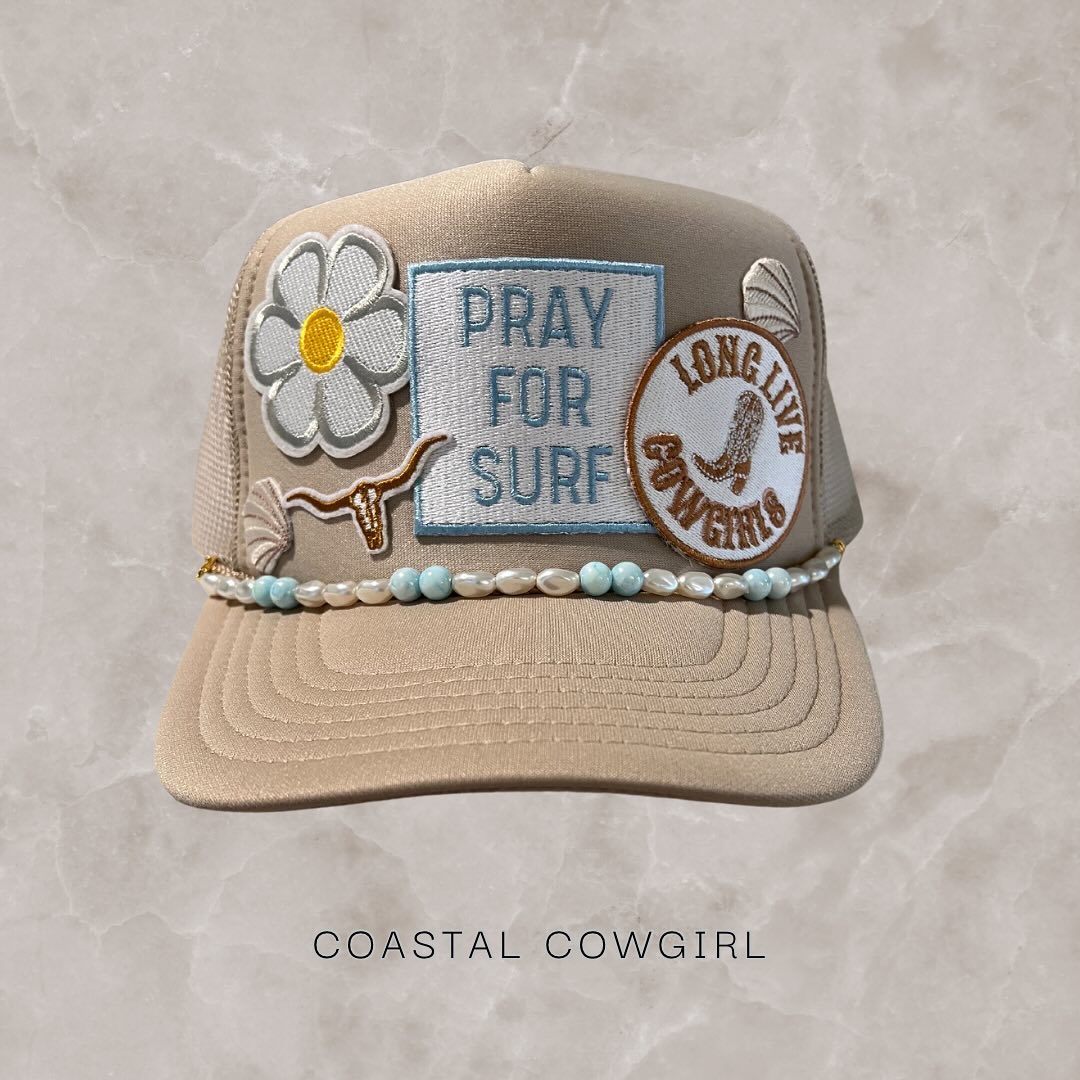 Texas hold ‘em with a side of costal vibes 🩵🤠
•
•
#texas #costal #beach #cali #custom #trucker #pa