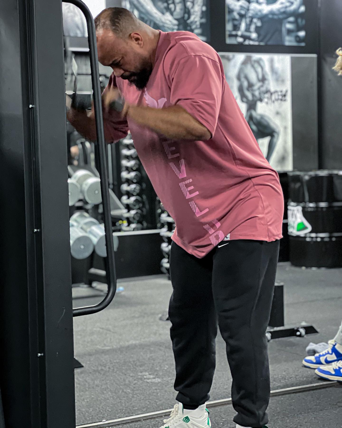 🦅 Go hard or go home 🦅

Real Oversized Bigboys drop T-Paita Rose is out! 
Täydellinen salille ja v