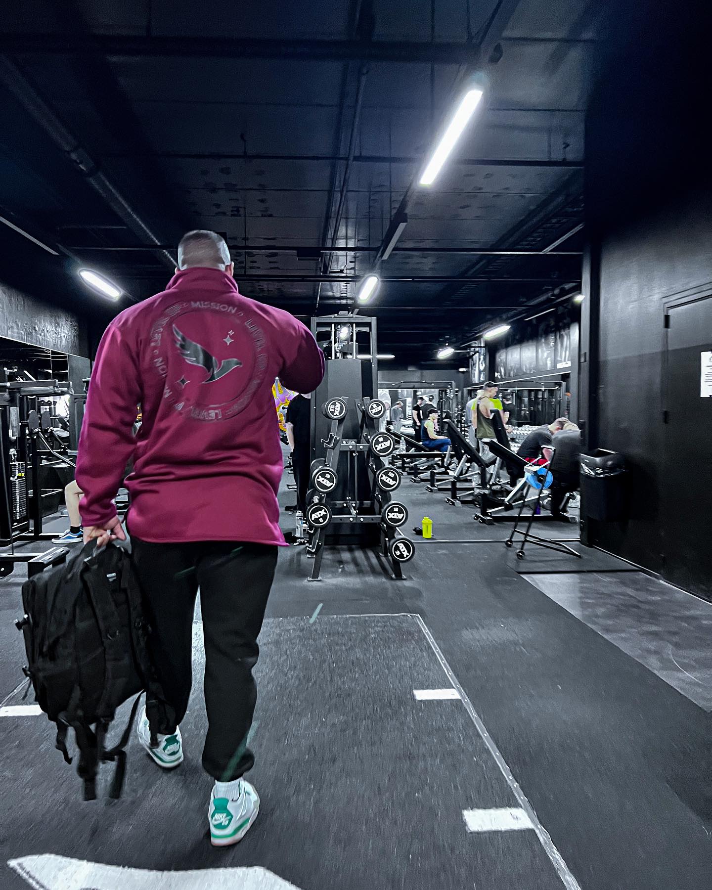 🦅 Mission Levelup 🦅
BigBoys Drop - Over Size Zip Highneck Viininpunainen
Is out

#levelupoutfit #l