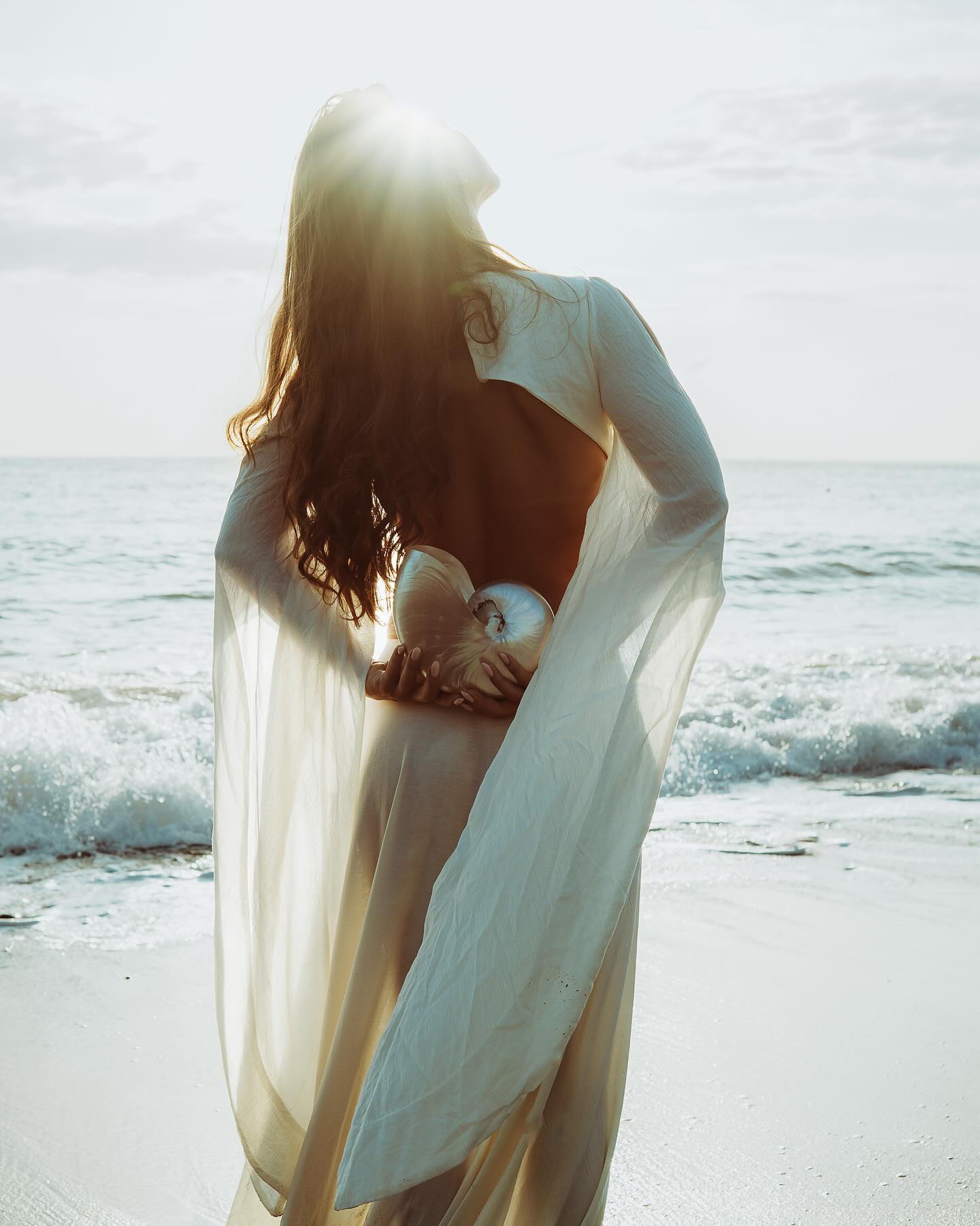 Siren of the sea. 🐚 
Created for aya_sacredwear 

Life lately, has caught me in a highly creative p