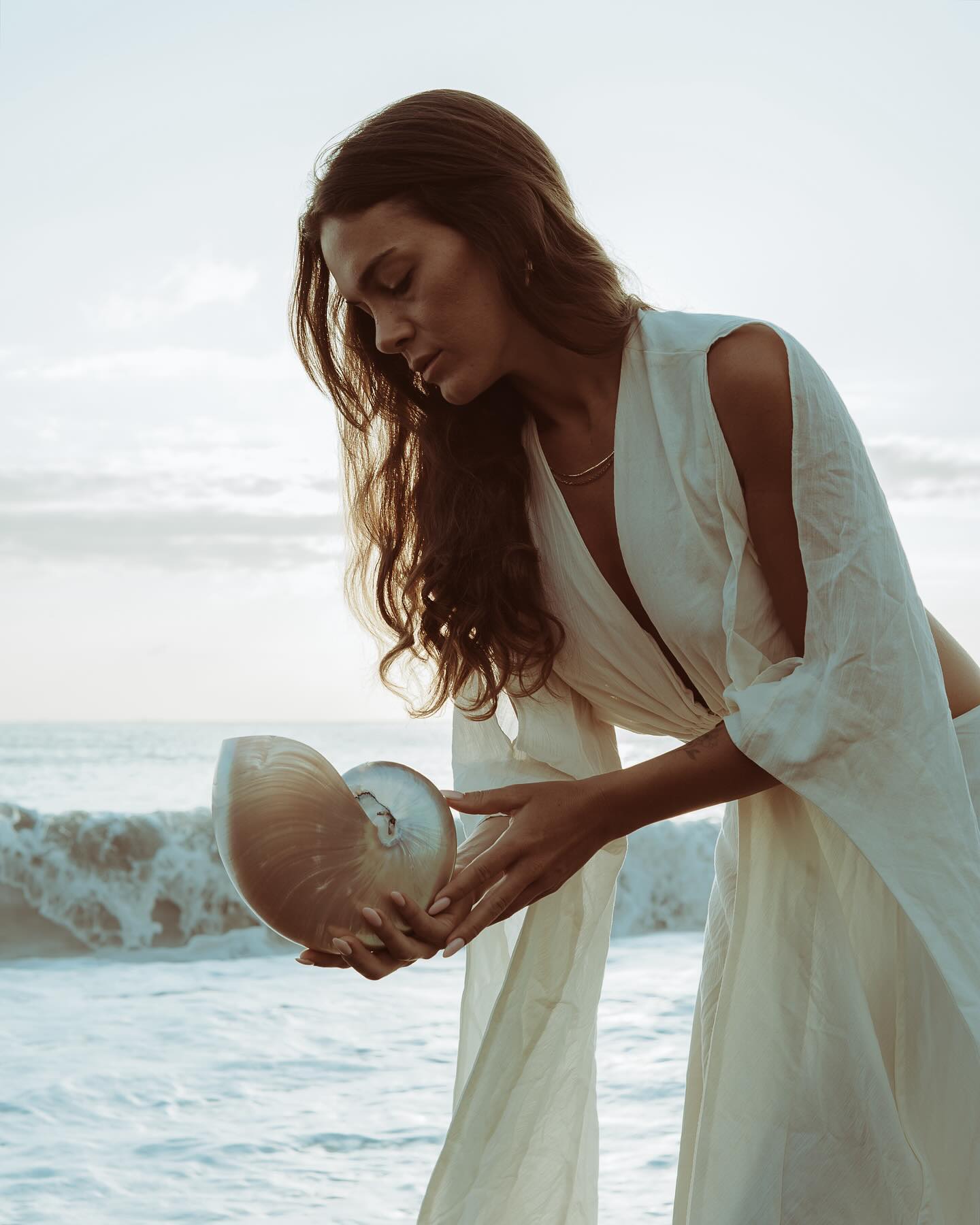 Siren of the sea. 🐚 
Created for aya_sacredwear 

Life lately, has caught me in a highly creative p
