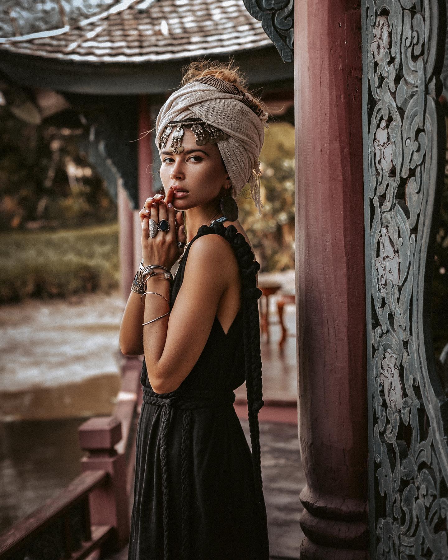 Goddess â€“ Have your forgotten who you are? Here is a reminder: You are the bearer of light, of lif