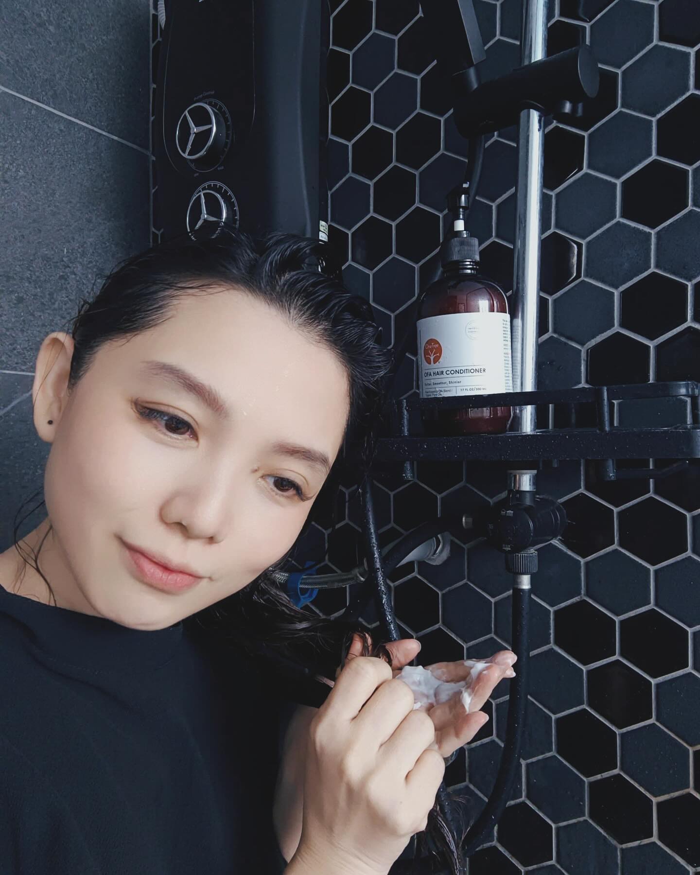 ç›´æŽ¥ä¸Šå¤´çš„æŠ¤å‘ç´ æ¥äº†ðŸ˜

æœ‰äº†é˜²è„±å‘ Shampooï¼Œå¤´çš®å¤´å‘åˆ°å‘å°¾çš„å…»æŠ¤å½“ç„¶ä¹