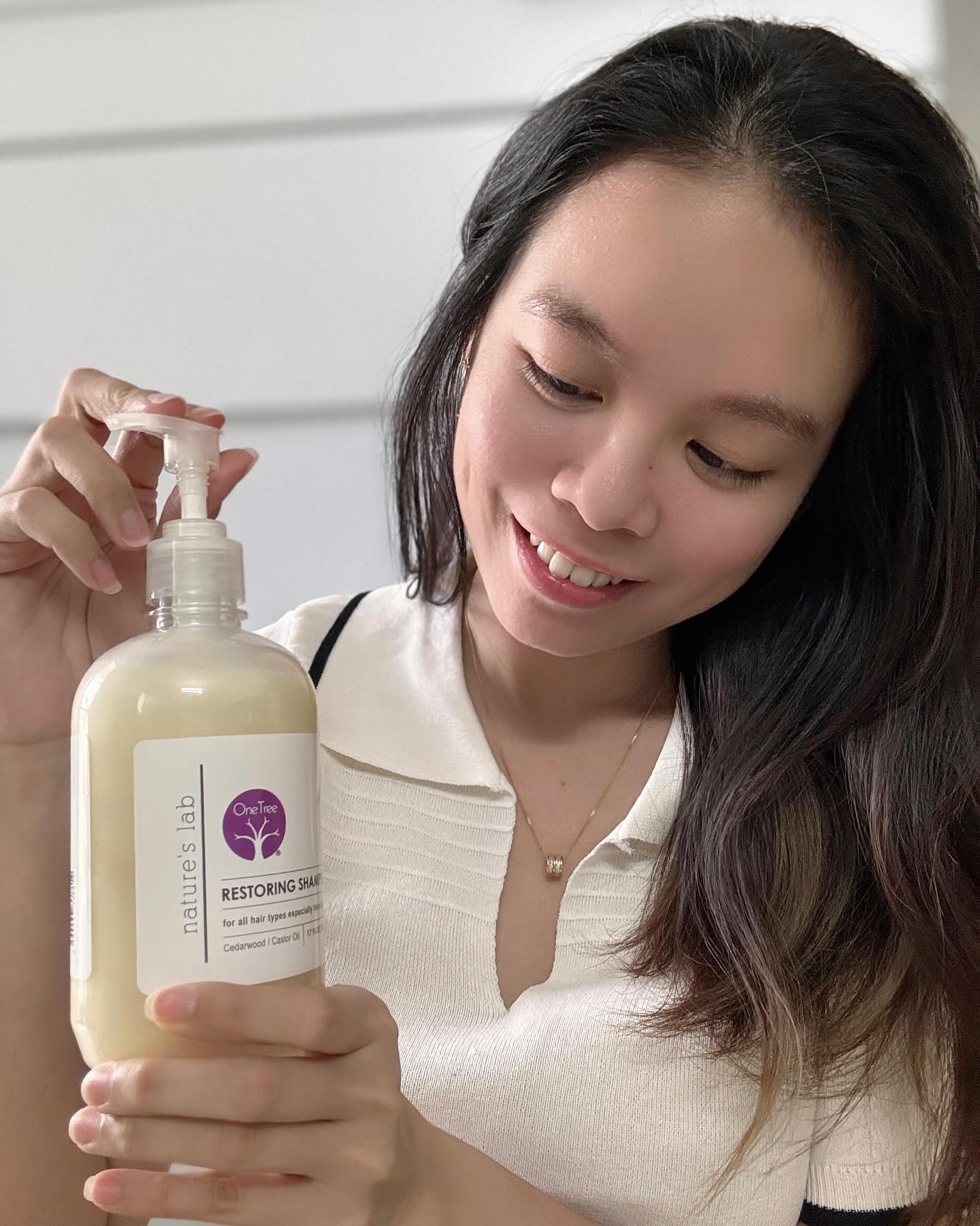 ä¸€å¤´ä¹Œé»‘äº®ä¸½çš„å¤´å‘ï¼Œä»¤é¢œå€¼å¤§å¤§åŠ åˆ†ðŸ’¯

One Tree Restoring Shampooä½¿ç”¨çº¯ç²¾æ²¹æˆ
