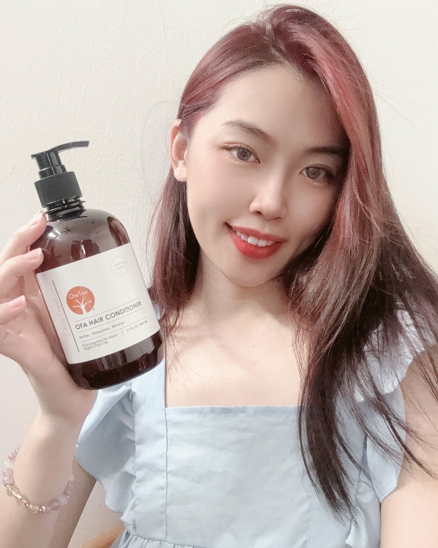 Say goodbye to the hassle of applying conditioner only to the ends of your hair. With the innovative
