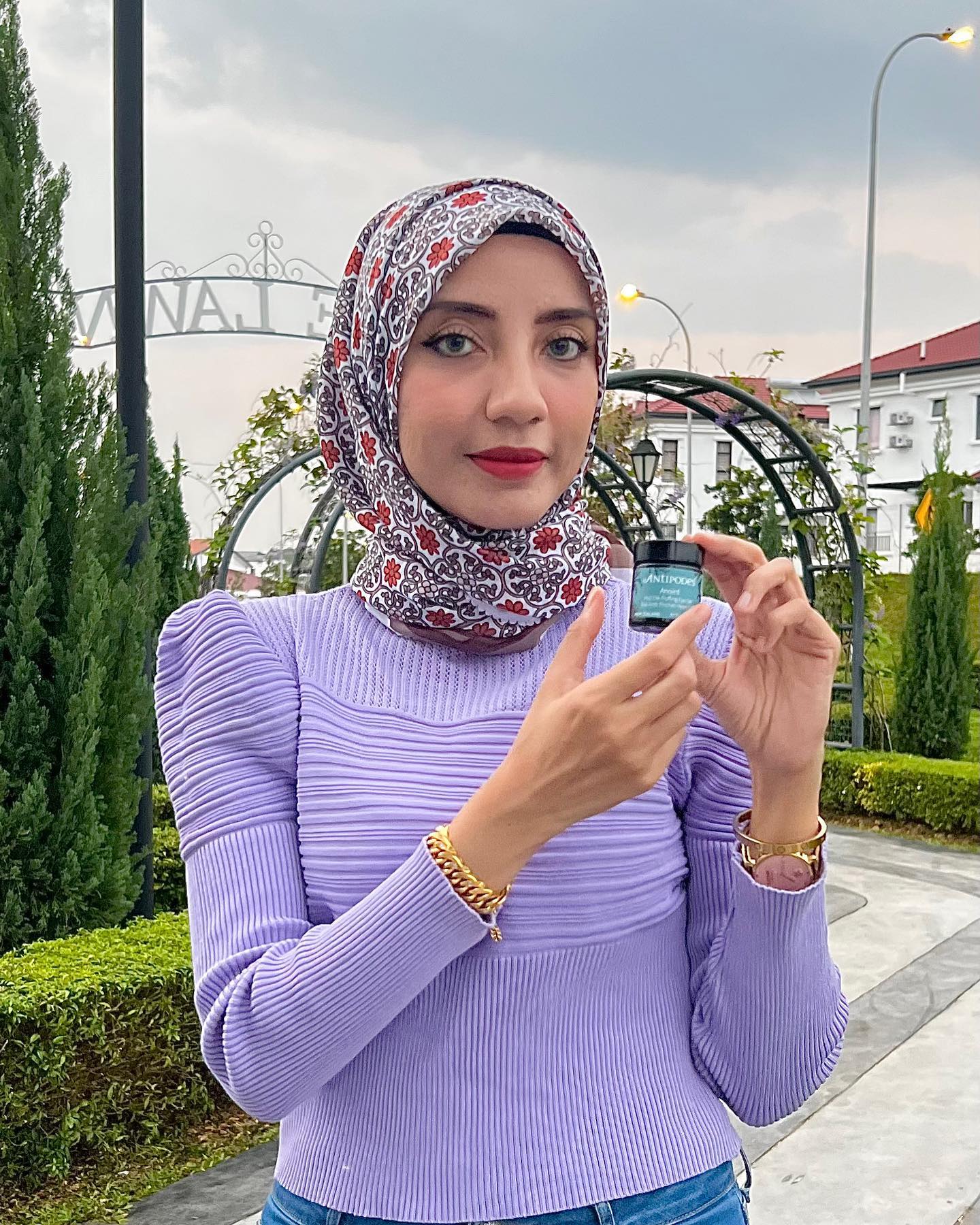 Bulan puasa ni kan kena bangun awal utk sahur, so my eyes got puffy and eye bags lagi obvious than u