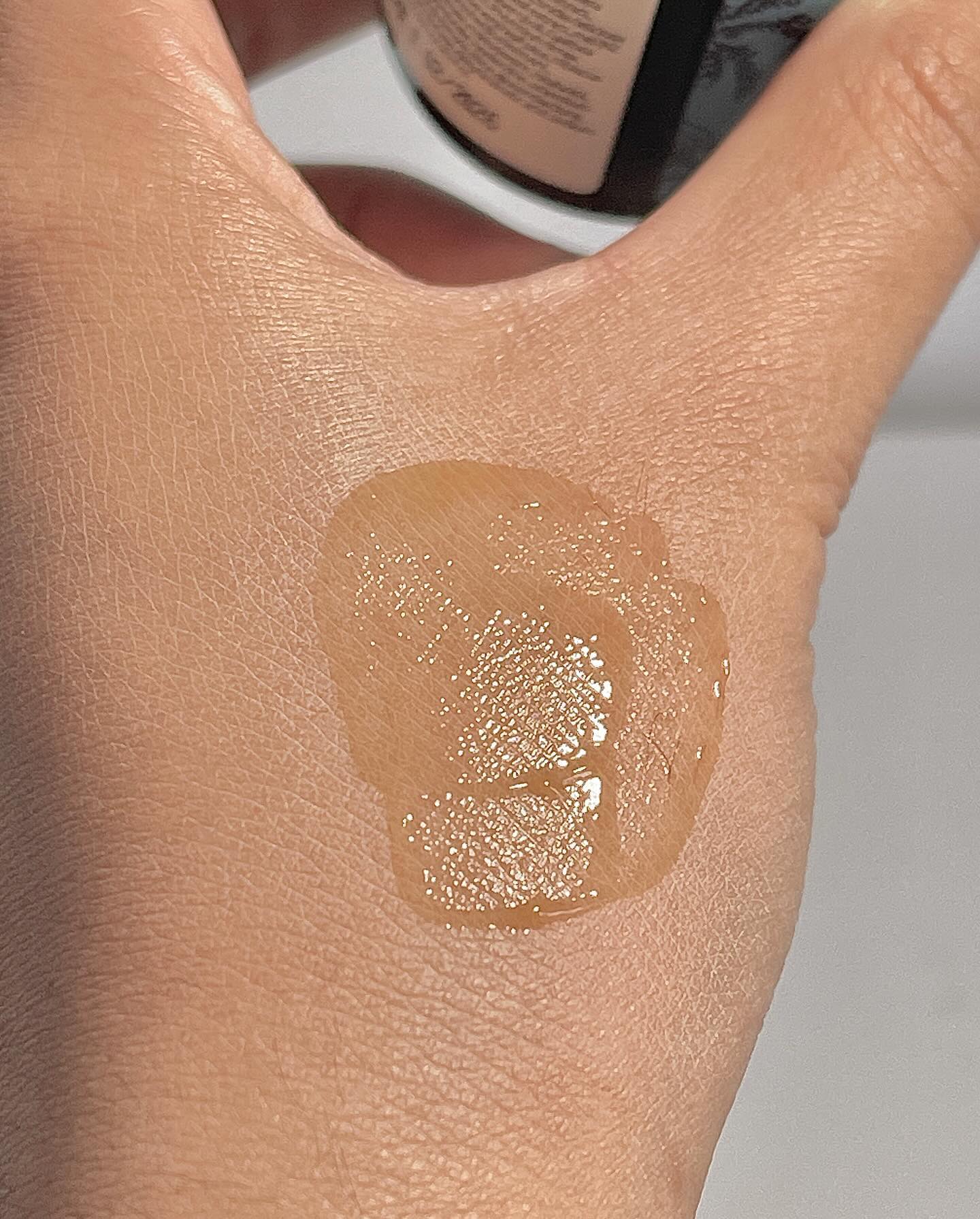 :
The first time I tried this H2O De-Puffing Eye Gel from Antipodes, I was amazed. The cooling sensa
