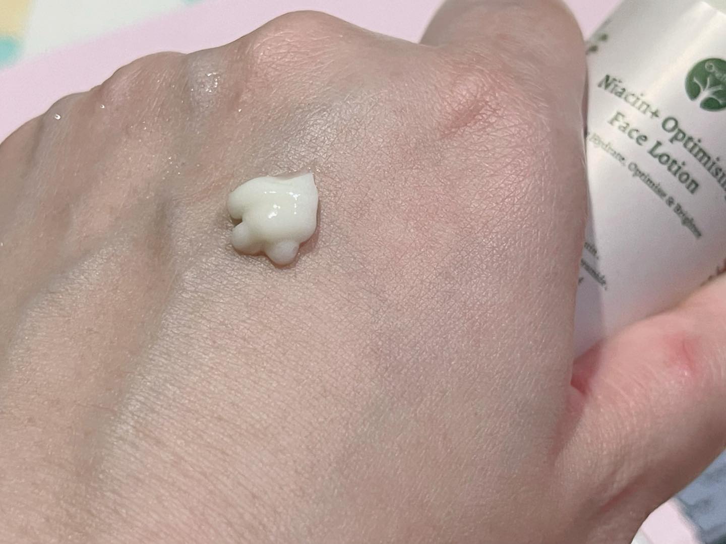 Hey skincare fam! Dry patches, acne, and unevenness? I feel you! Finding a lotion that hydrates, bri
