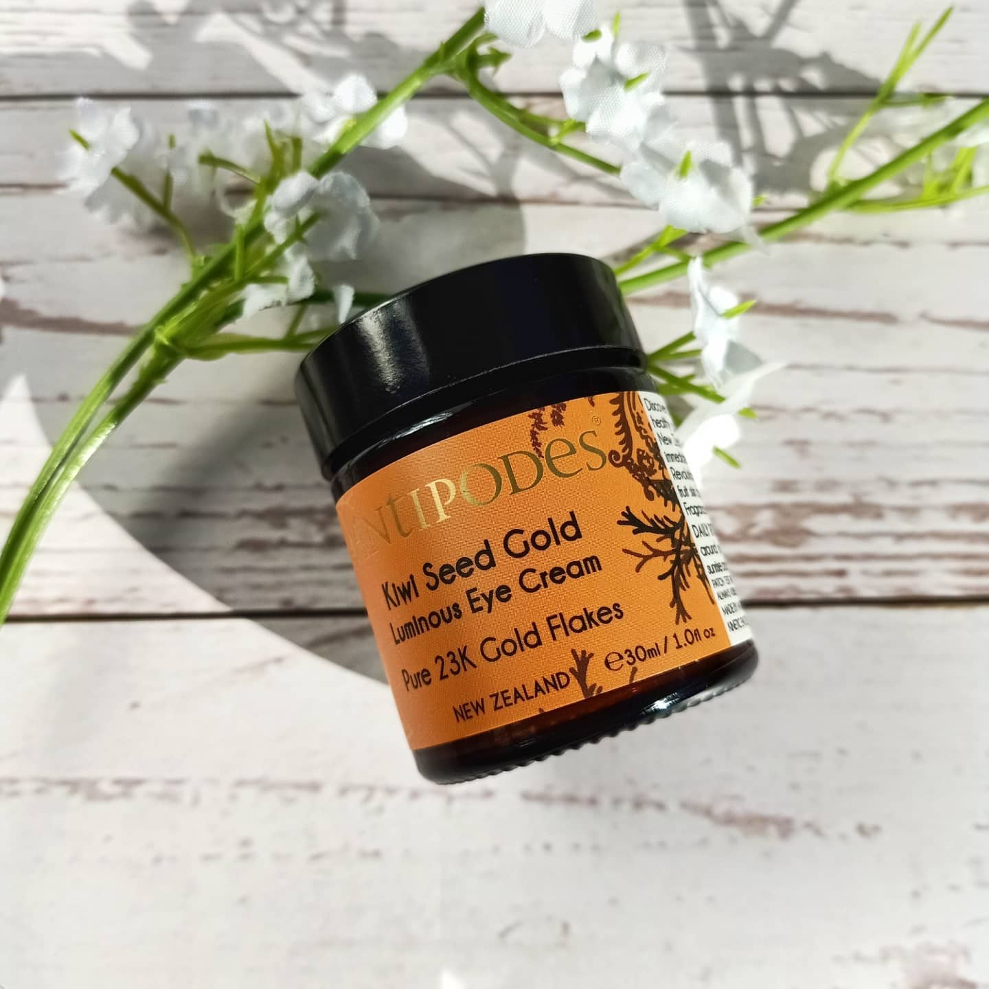 Antipodes
Kiwi Seed Gold Luminous Eye Cream

ðŸ¥ What is it?
A luxurious, illuminating eye cream wi
