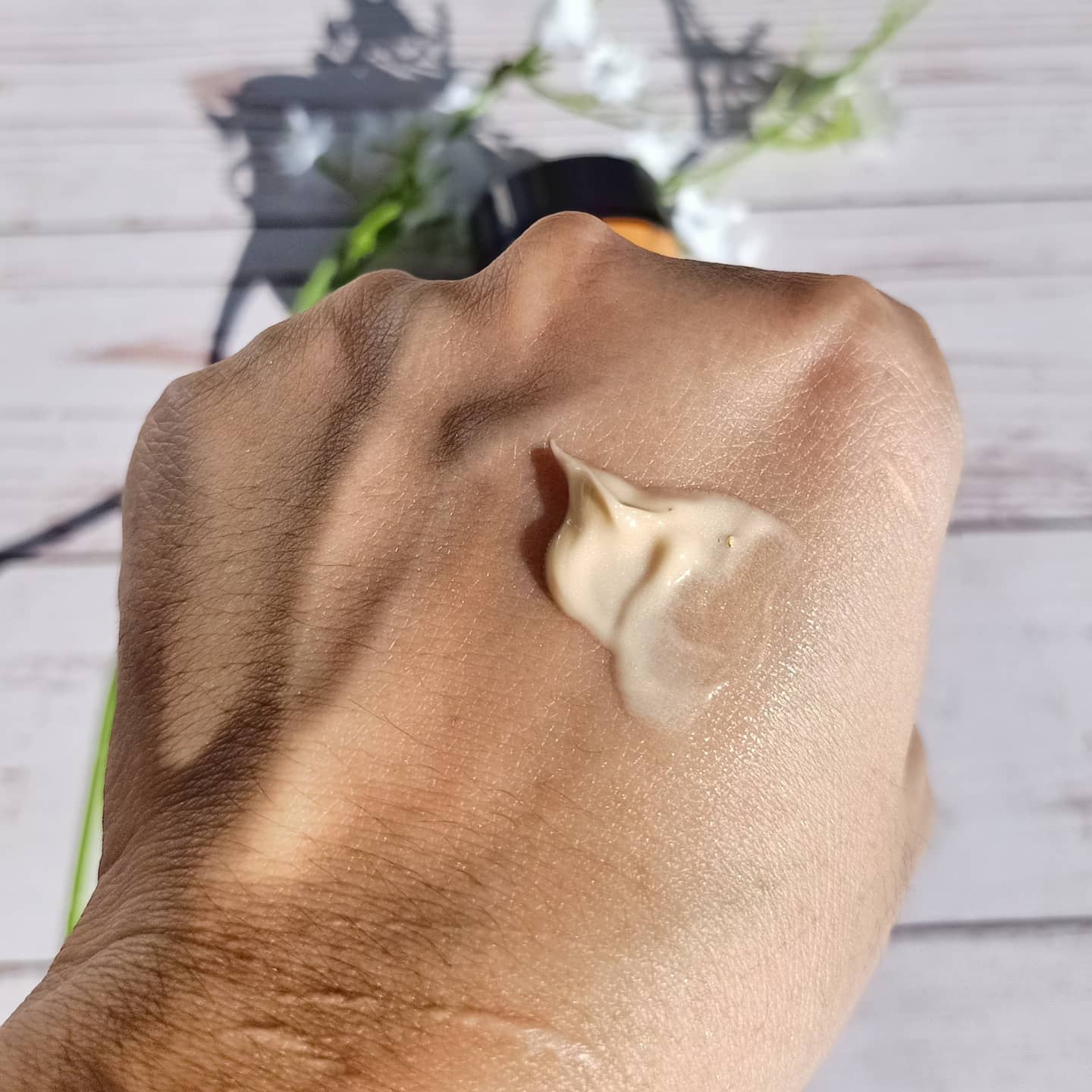 Antipodes
Kiwi Seed Gold Luminous Eye Cream

ðŸ¥ What is it?
A luxurious, illuminating eye cream wi