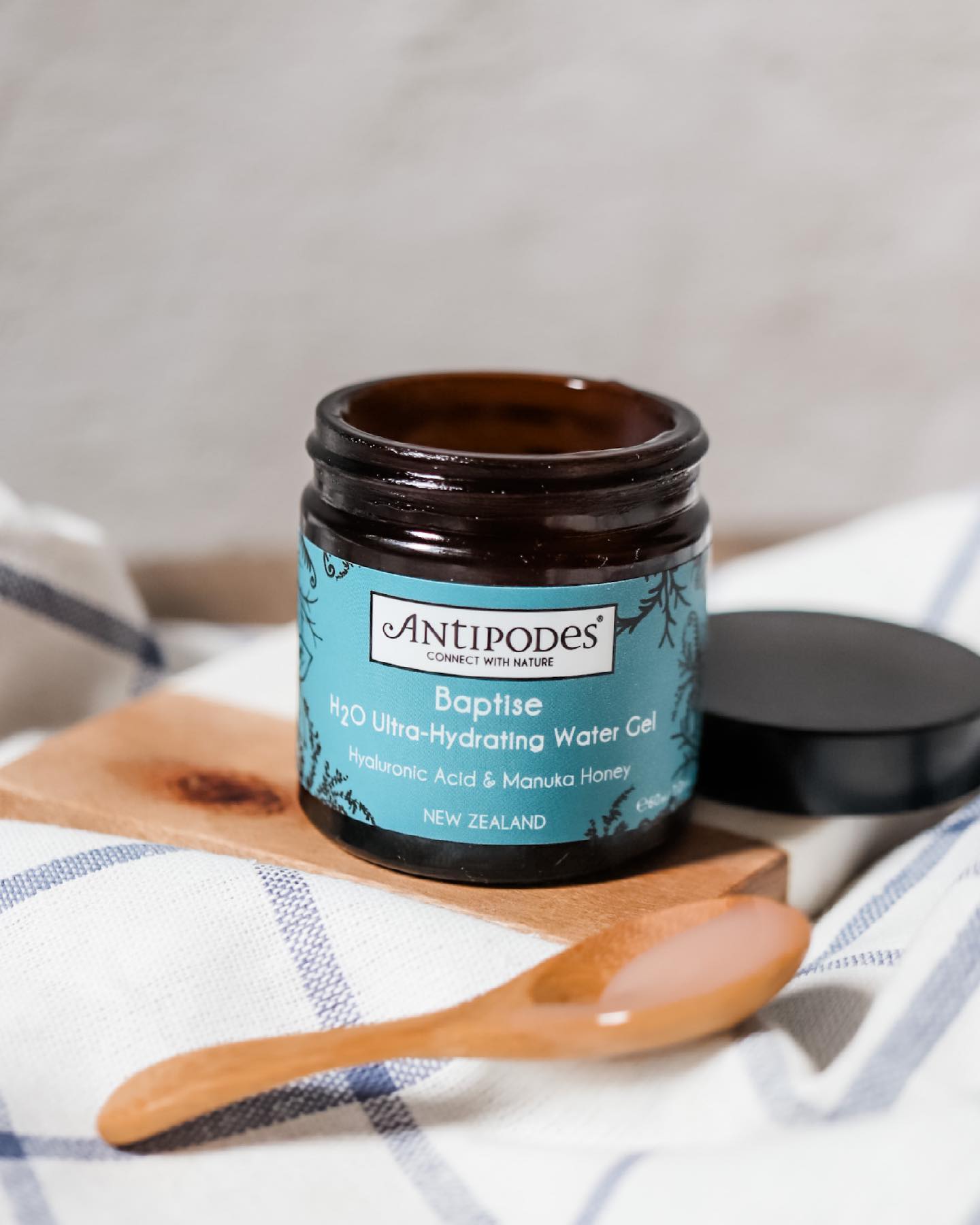 Ok I blogged - finally ðŸ˜†Link in bio to read all about the #antipodesskincare Baptise water gel 

