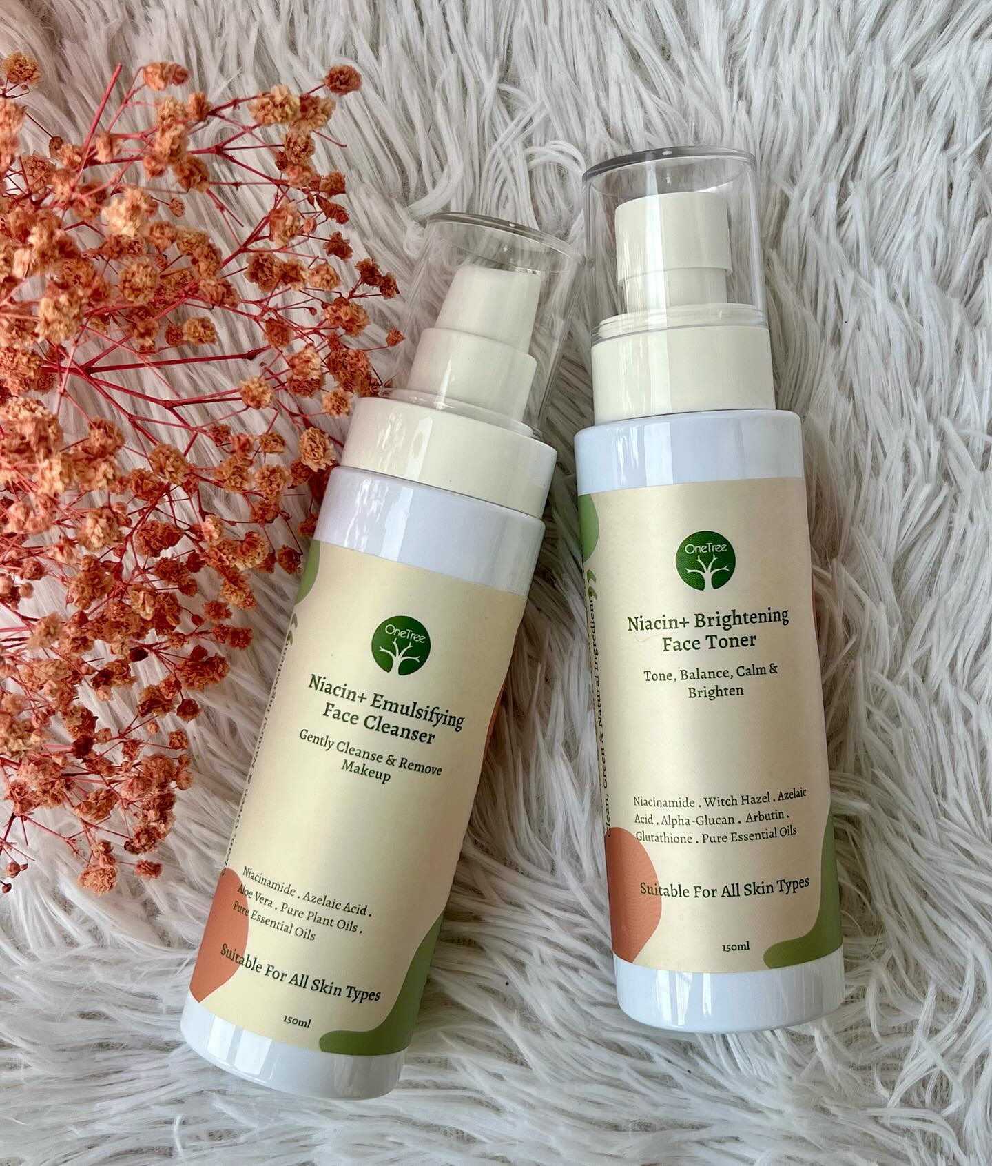 Dah lama i cari cleanser yang boleh remove makeup sekali macam ni. Senang if nak bawa keluar atau tr