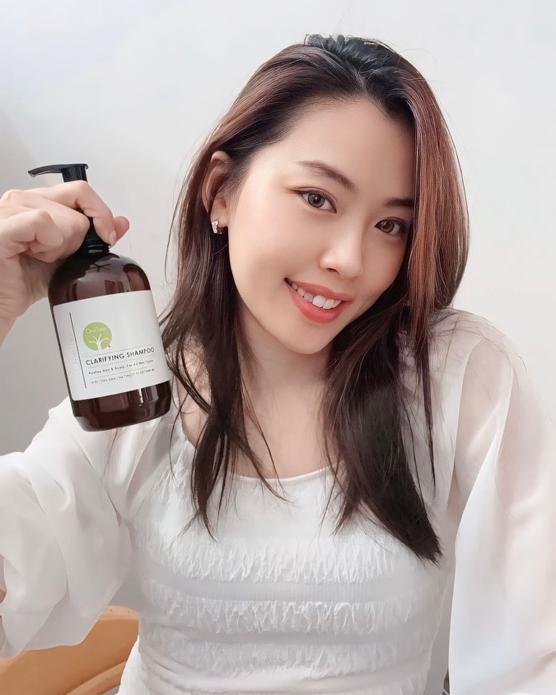 Say goodbye to greasy hair with the perfect fix â€“ onetree.my Clarifying Shampoo! 
This powerhouse 