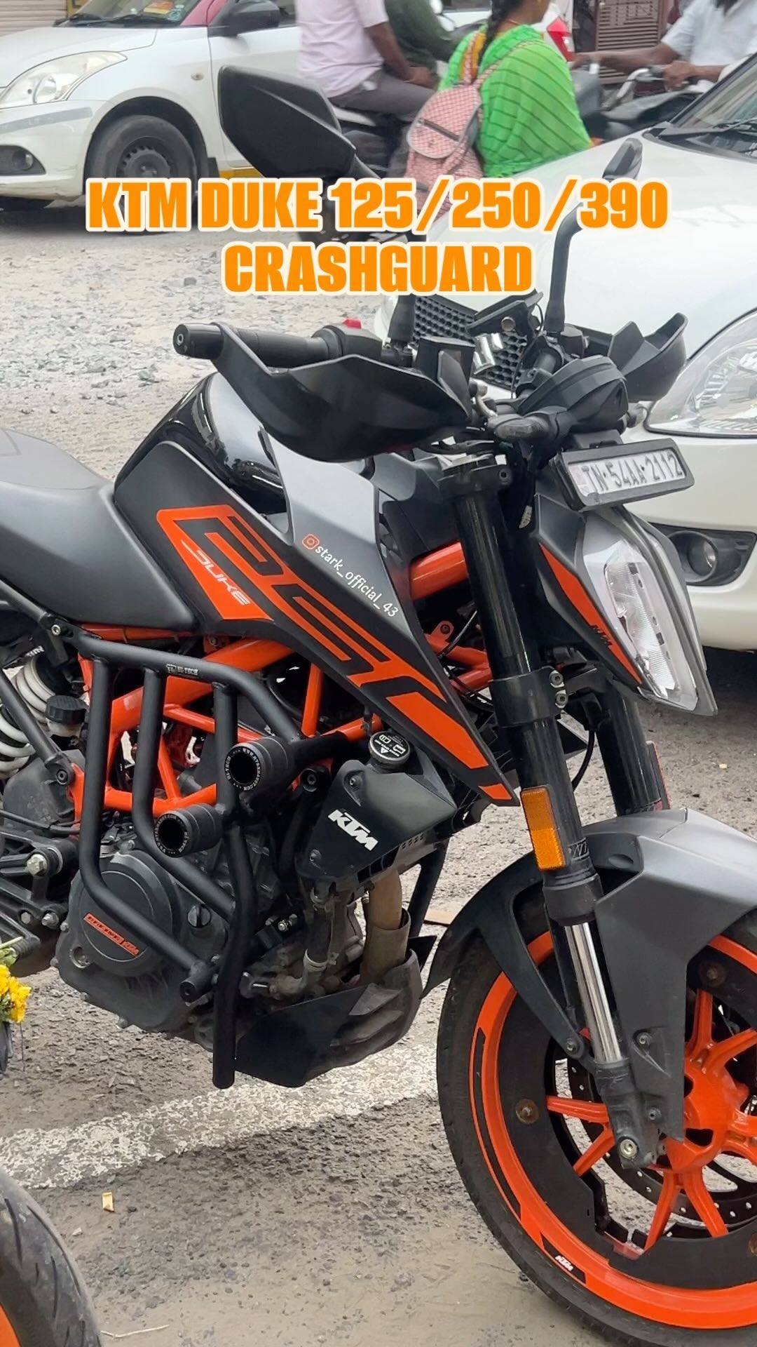 KTM Duke 250 Came in For Crashguard Installation 
.
.
.
Shipping done throughout India 
.
Fittings d