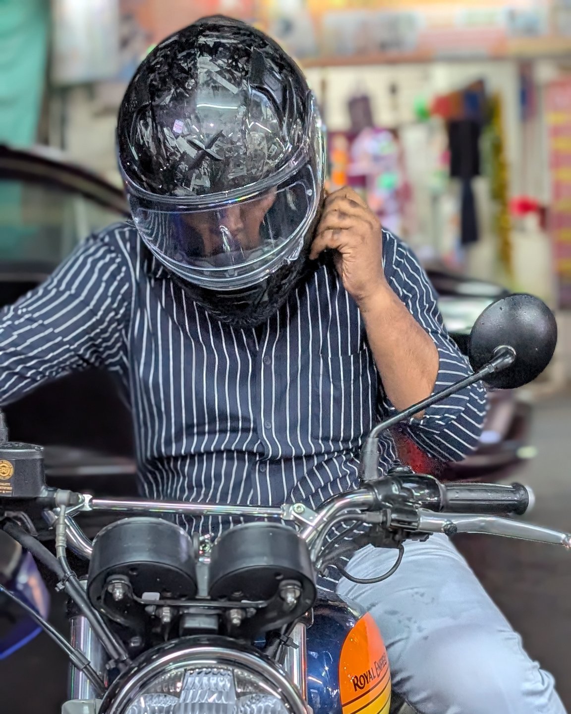 AXOR APEX FORGED CARBON FIBER HELMET GOES
.
.
.
Shipping Done throughout India
.
.
Do inbox or whats