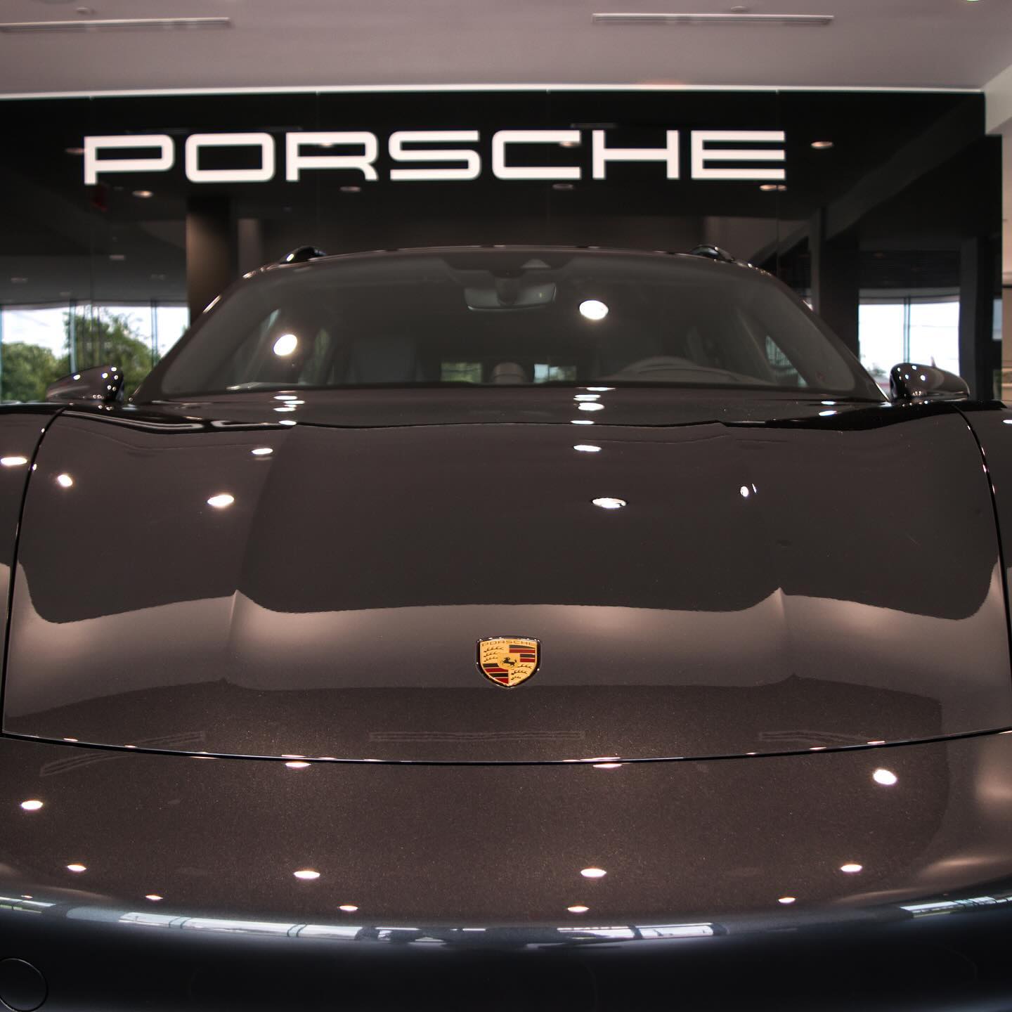 Porsche 718 and Taycan on the showroom floor 

#porsche #photography #photo #car #sportscar #photos 