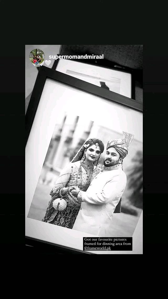 12x12 inch Glass front Frame set.
Pics r Customizable. 
Colored / black n white prints.