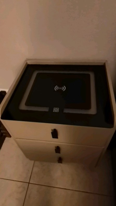 Cumpără acum noua noptieră inteligentă și sparge gheața!💥 Lampă LED in 3 culori încorporată într-o 